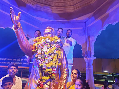 लोकशाहीर अण्णाभाऊ साठे यांना जयंती निमित्त अभिवादन