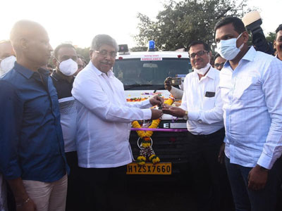 रुग्णवाहिकेचे लोकार्पण